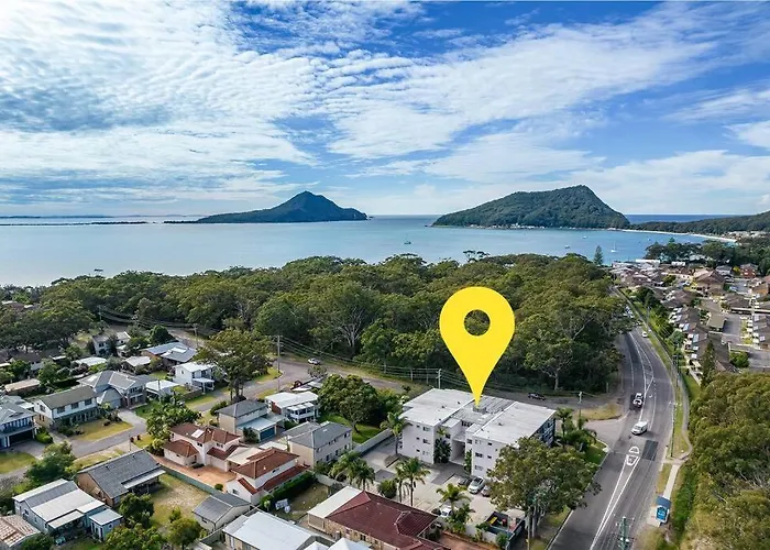 Mikalex - Walking Distance From The Beach!