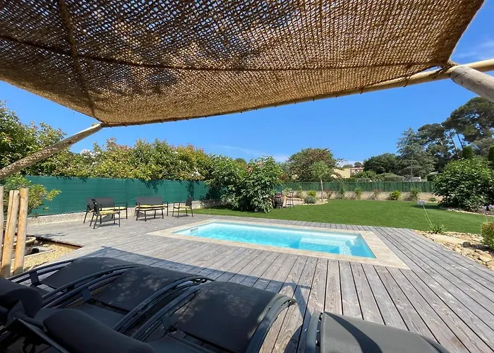 Mas Provencale Jardin Piscine