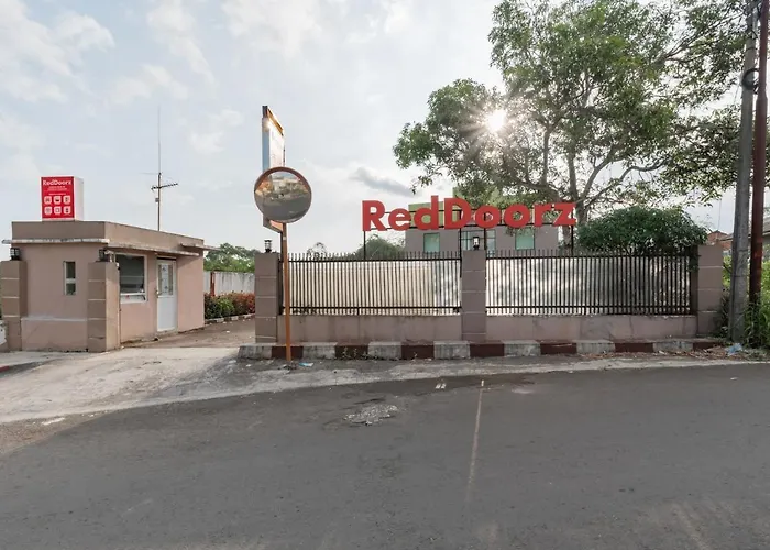 Reddoorz Syariah Near Rs Hermina Sukabumi