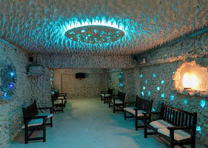 Complex Balnear Cozia - Corp Caciulata