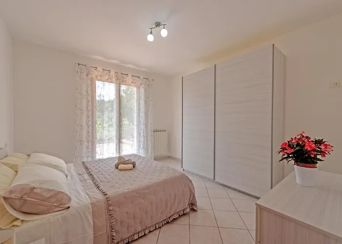 Casa Leah