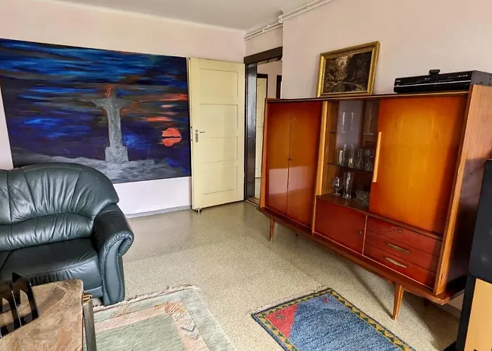 Grosse Ferienwohnung Mit Loggia Und Garten In Cottbus