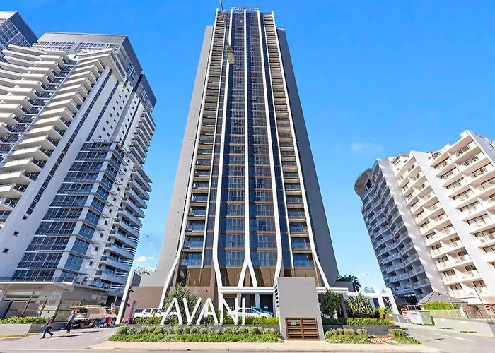 Broadbeach Stunner Modern And Central