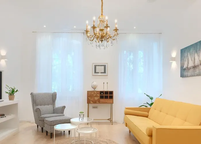 Calafati Apartment With Private Parking