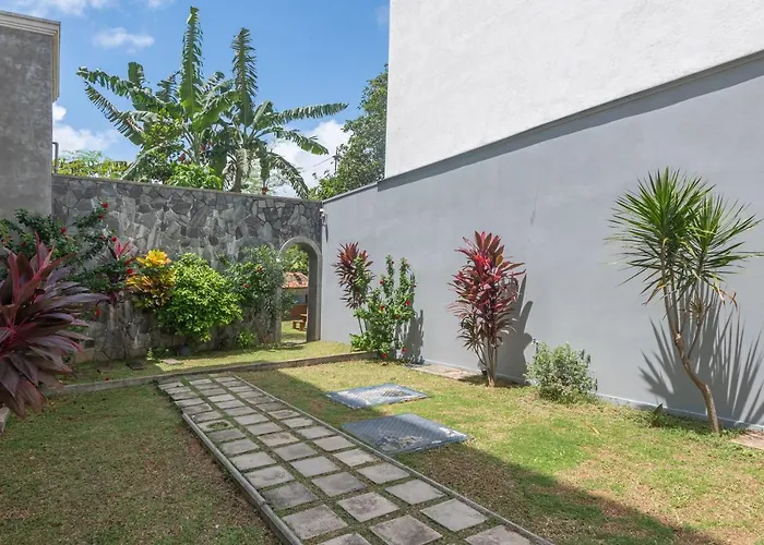 Beverly Suites Mount Lavinia