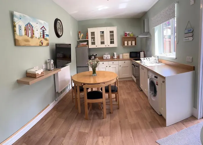 Self Contained Garden Flat Newly Refurbished
