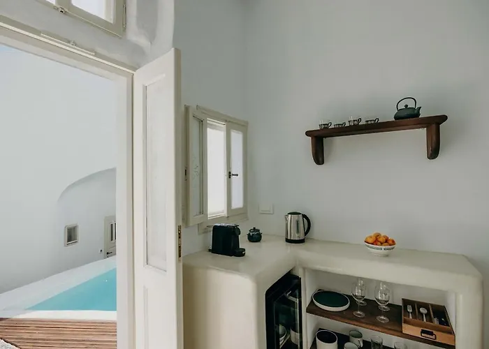 Villa Patitiri Cave House With Private Pool In Megalochori Santorini