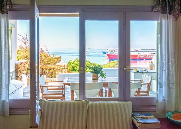 Tourlos Beachfront House In Mykonos