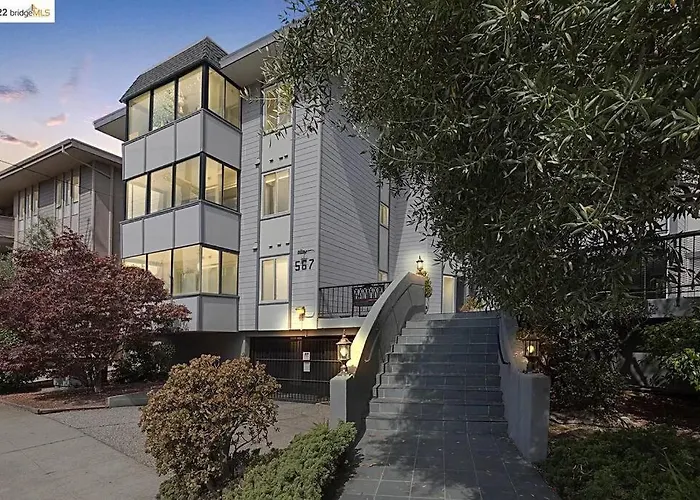 Condo In Most Sought After Neighborhoods