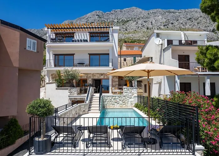 Villa Dattero -Private Pool, Jacuzzi, Sauna, Media Room