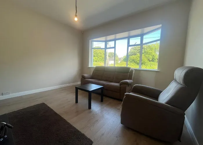 Yeats Lodge Self Catering Apartment And Bar