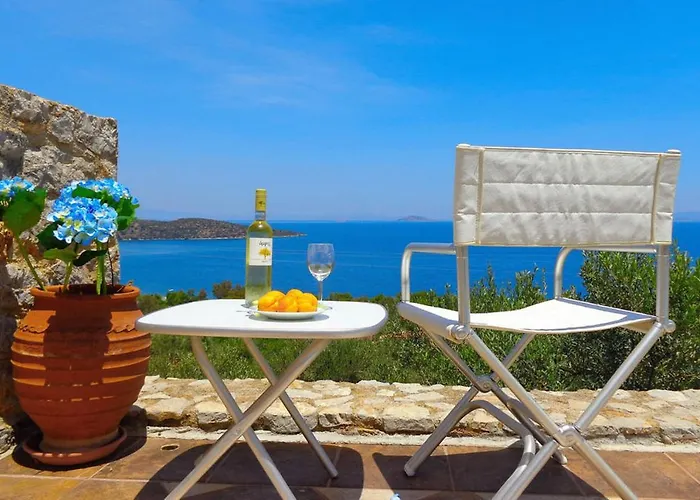 Luxury Villa With Pool Overlooking A Majestic View