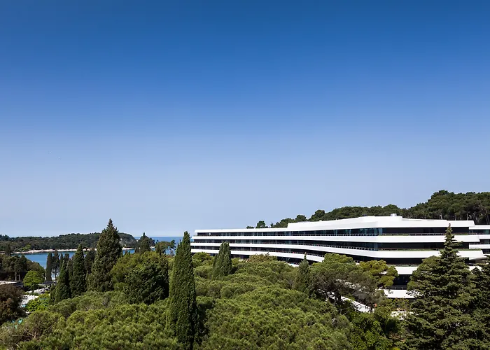 Lone Hotel By Maistra Collection