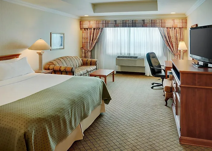 Holiday Inn & Suites Oakville At Bronte By Ihg