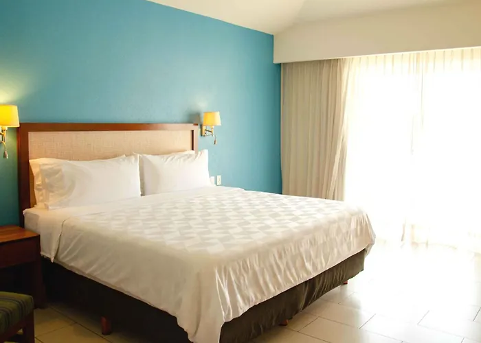 Holiday Inn Huatulco By Ihg