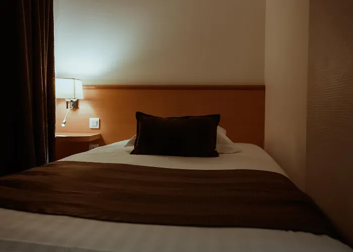 Hotel Le Grillon