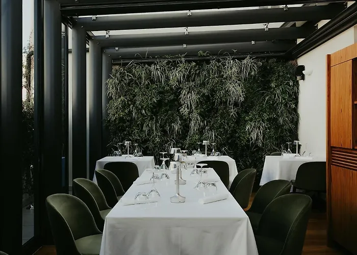 Baca Suites, Restaurant & Bar