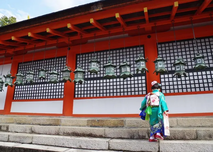 Chikyuutabikazoku　Kintetsu-Nara Ekimae
