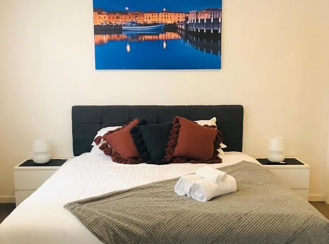 Superior & Luxe 2Br Apartment Villas Al Fresco Patio Free Parking & Wifi