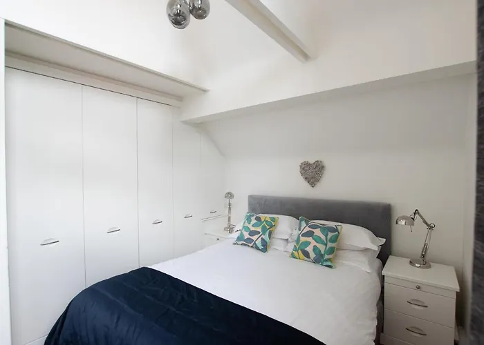The Penthouse Canterbury - Cathedral View
