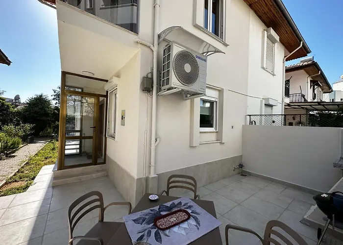 Side Holiday House