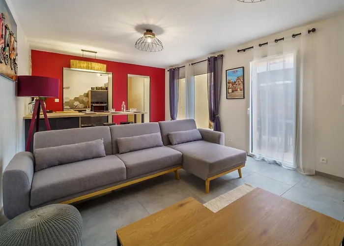 Maisons Calmes Avec Terrasses Et Garages Centre-Ville B Et C
