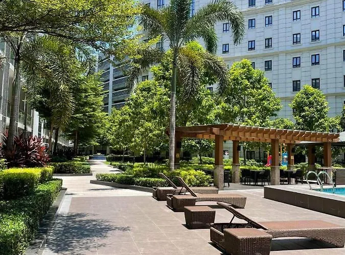 Studio Condo Building 81 Newport Boulevard