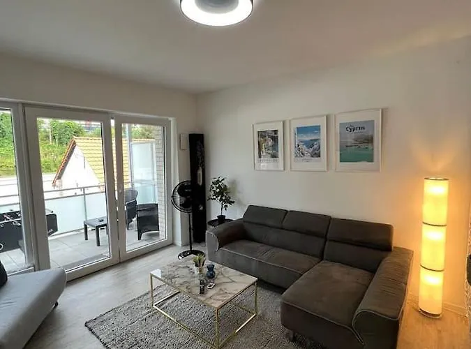 Luxurioeses Apartment,Neubau, 4 Personen, Parkplatz, Griechischer Stil