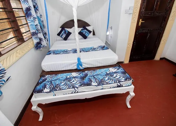 Breeze Point Hotel