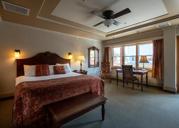 Kaslo Hotel