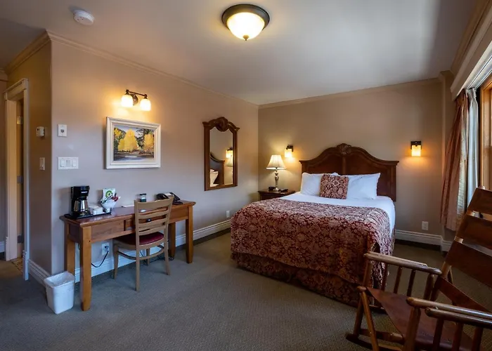 Kaslo Hotel