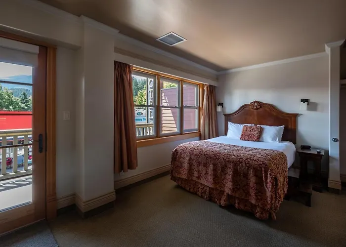 Kaslo Hotel