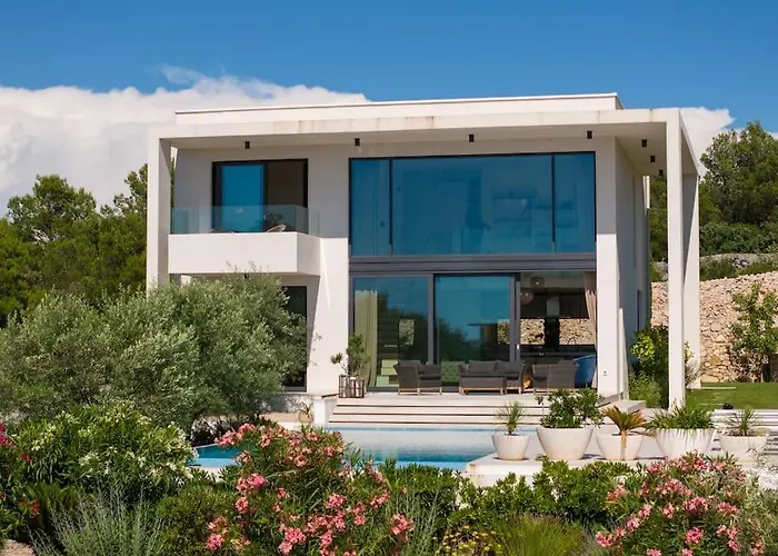 Villa Maris - Luxury Villa With Pool