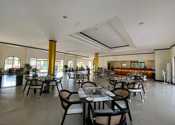 Plaza Del Norte Hotel And Convention Center