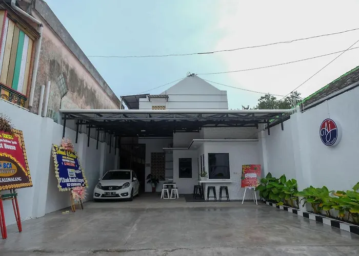 Reddoorz Syariah Near Perempatan Kartasura