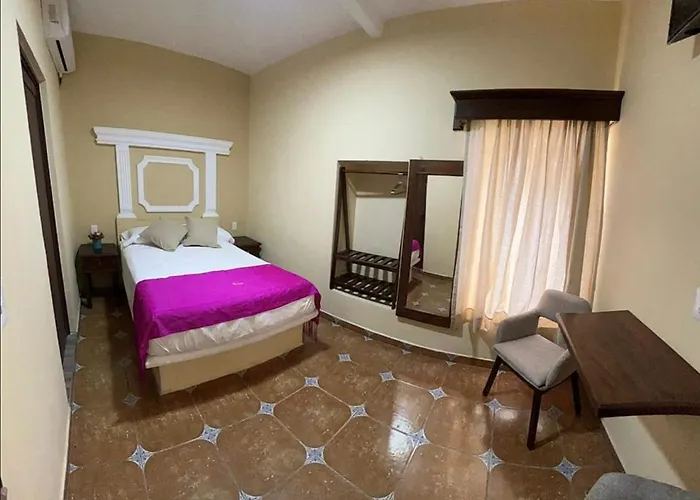 Hotel Victorina De Hijar