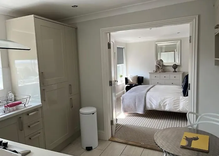 Beautiful Seafront Studio Apartment