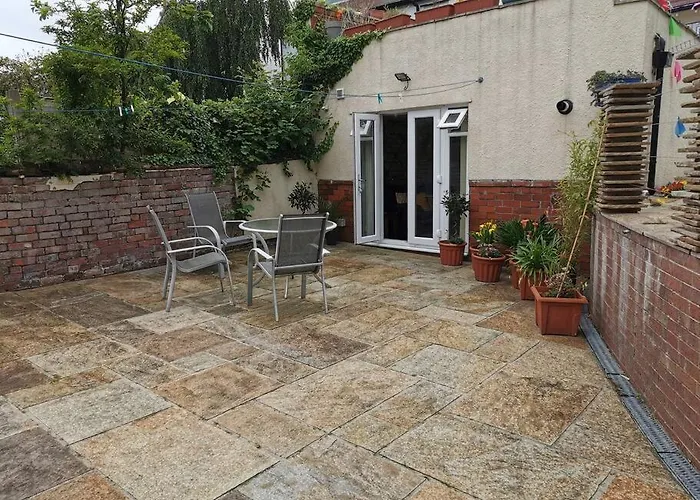 Private Garden Apartment With Secure Parking