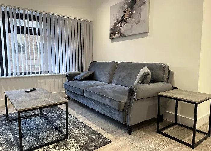 Apartment In Luton Town Centre