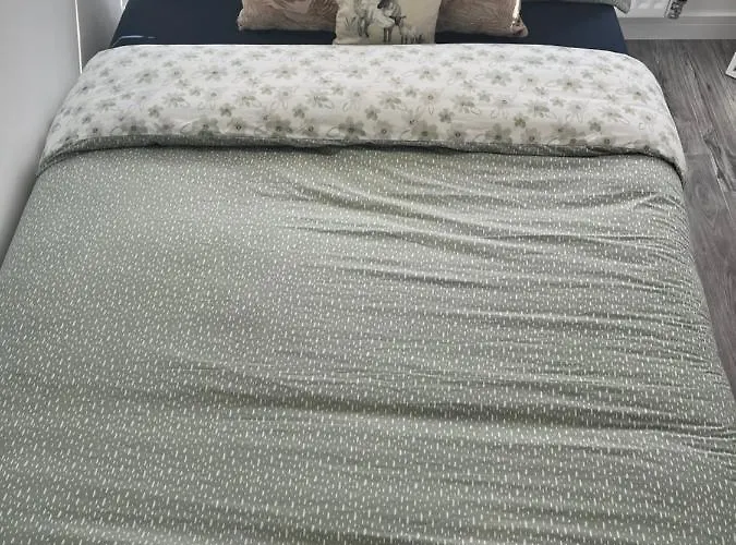 Modern Comfy One Bed Apartment - Free Parking