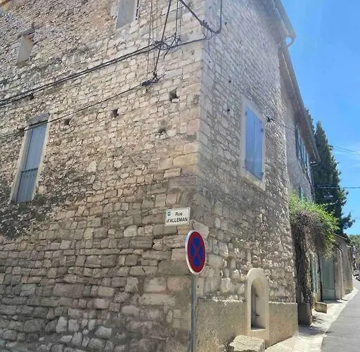 Maison De Village
