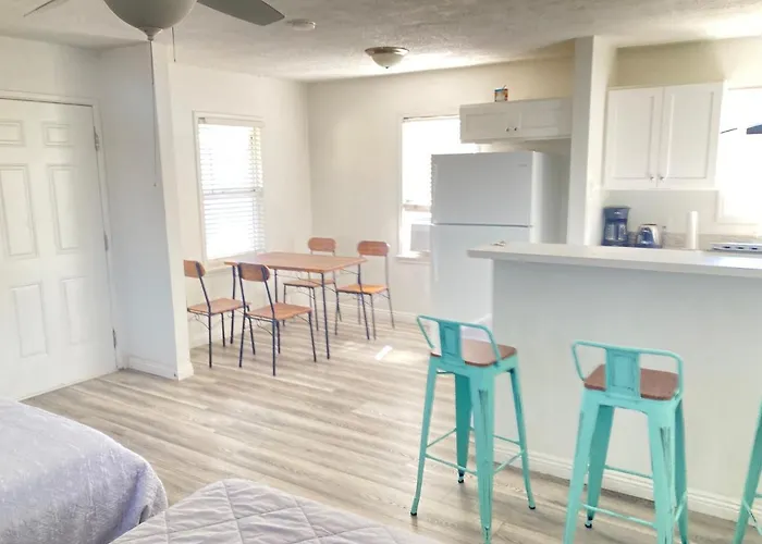 Little Betty'S Hideaway