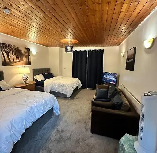 Modern 2 Bedroom Apt Derby City