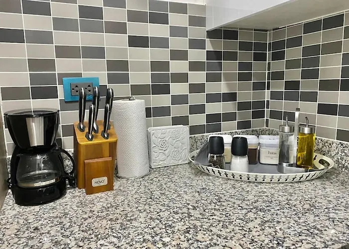 Cozy City Center Condo Full Ac