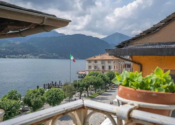 Julia'S Appartamento Nella Piazza Principale