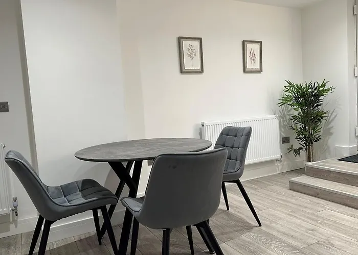 Apartment In Luton Town Centre