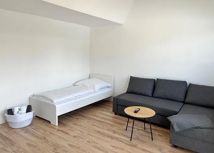 Premium Apartment 70Qm 2 Zimmer Kueche, Balkon, Smart Tv, Wifi