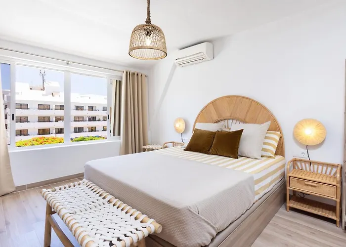 Design House 150M From Las Vistas Beach