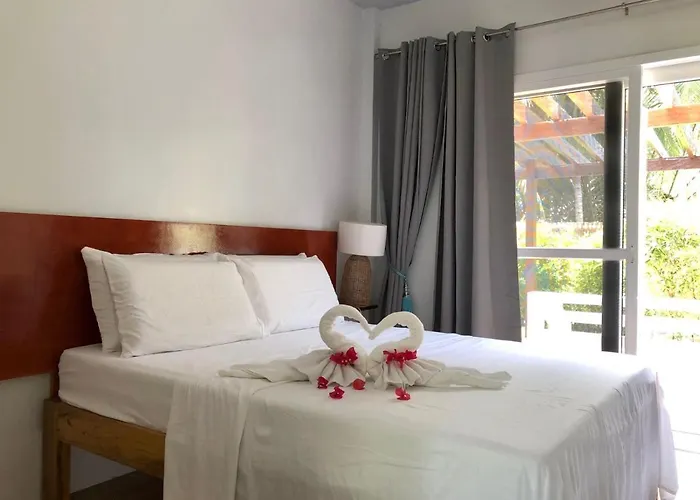 Melbas Whaleshark And Beach Resort