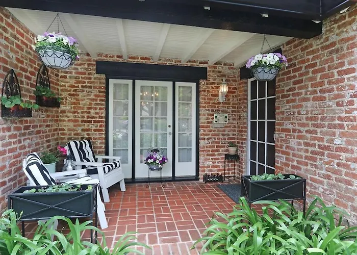 Charming Pasadena English Cottage On Tree Lined Street